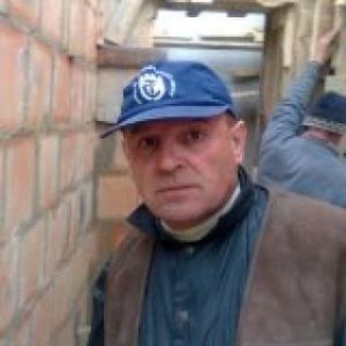 Constructii case, vile la rosu si la cheie, renovari