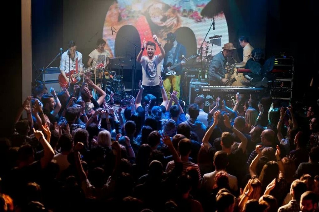 Les Elephants Bizarres deschid concertul Iyeoka