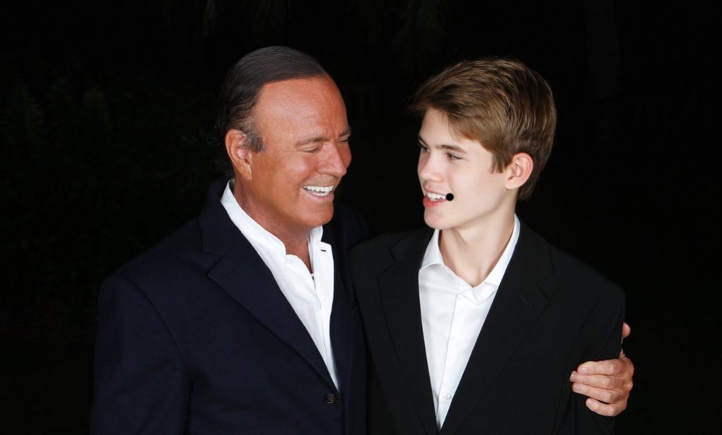 Fiul lui Julio Iglesias, Rodrigo Iglesias a mostenit talentul tatalui si are toate calitatile unui mare artist