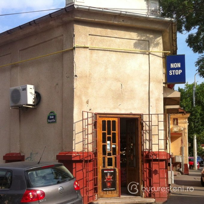 Minimarket - str. Tunari colt cu str. Raspantiilor