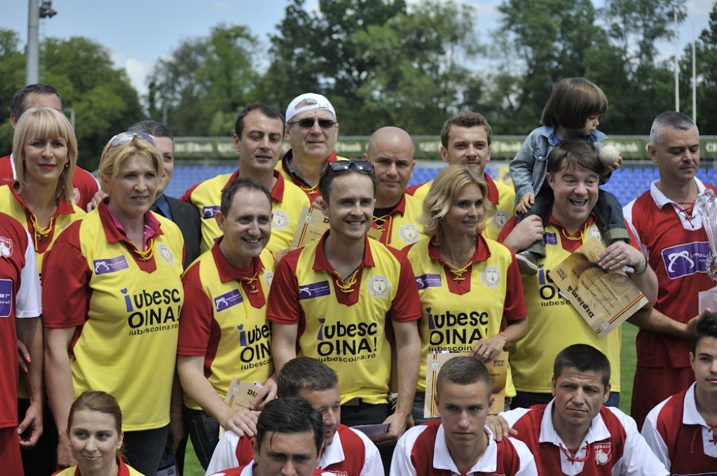 Meci de oina intre Nationala de Fotbal a Artistilor si Echipa Vedetelor