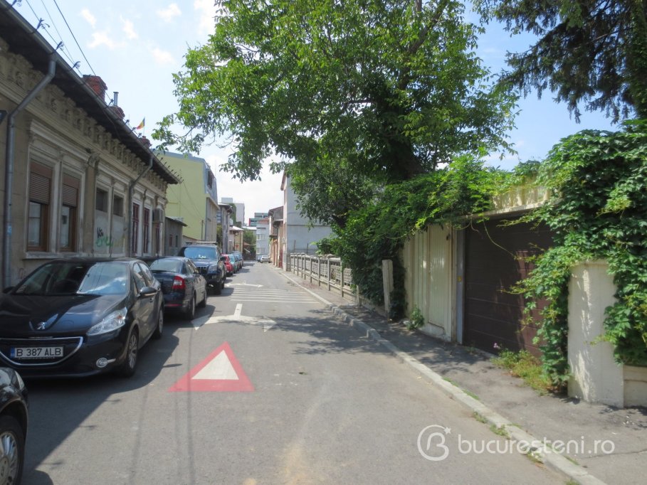 Strada Deceneu