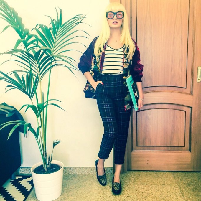 Alexandra Stan promoveaza artistii romani