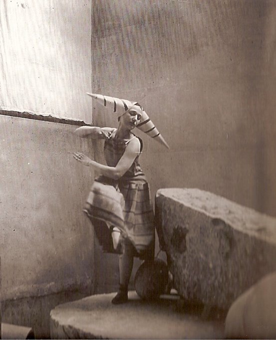 Reenacting Lizica Codreanu