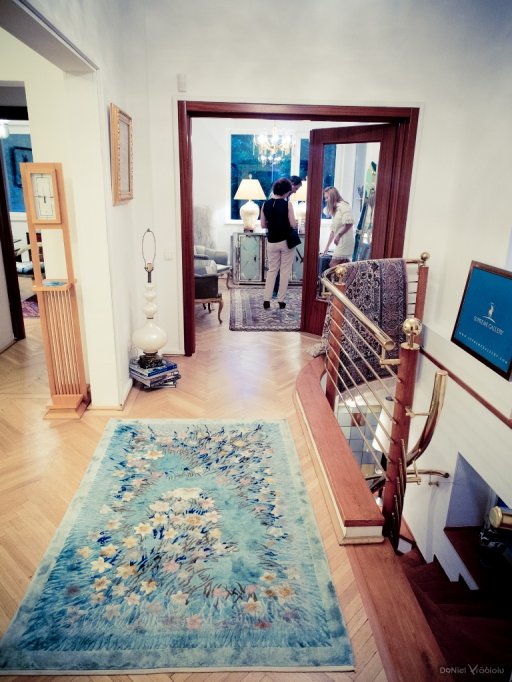 Supreme Gallery