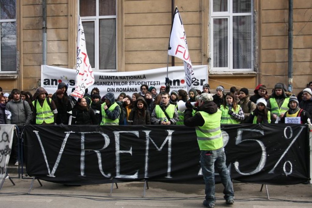 Primele discutii dintre studenti si noul Ministru al Educatiei Sorin Cimpeanu