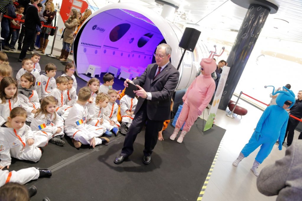 La mall Promenada, Kids on the moon a strans peste 550 de copii