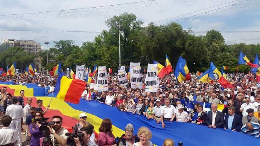 Zeci de mii de oameni au cerut Unirea la Chisinau