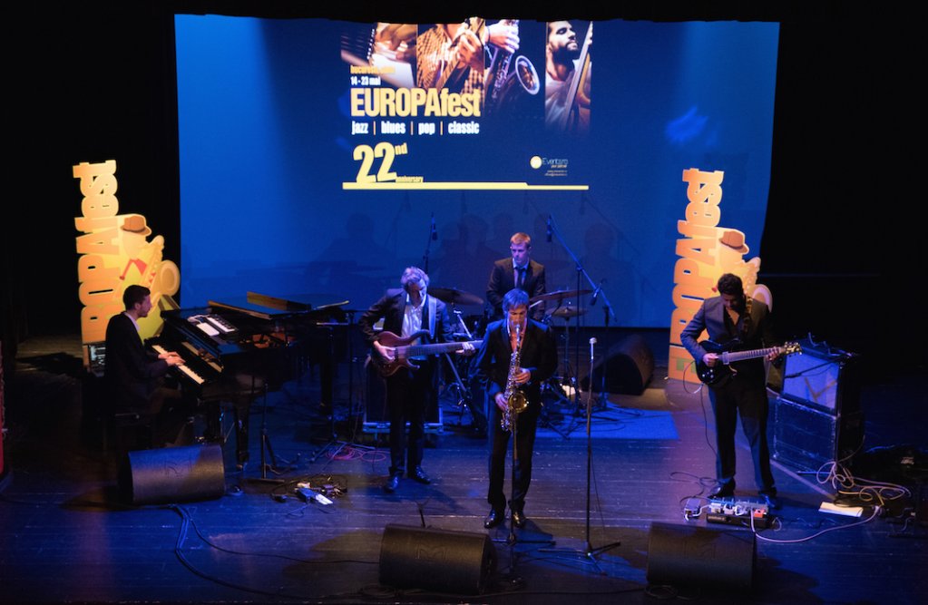 Se anunta o seara incendiara la Gala EUROPAfest