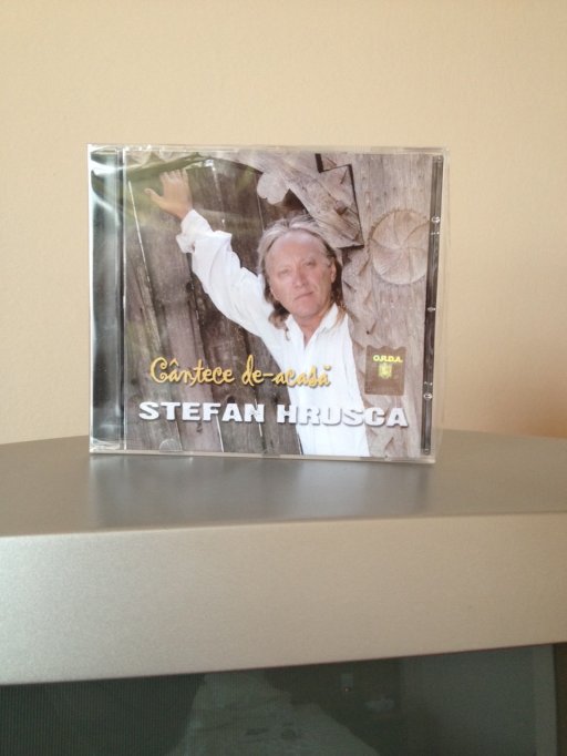 Stefan Hrusca a lansat acasa albumul Cantece de-acasa