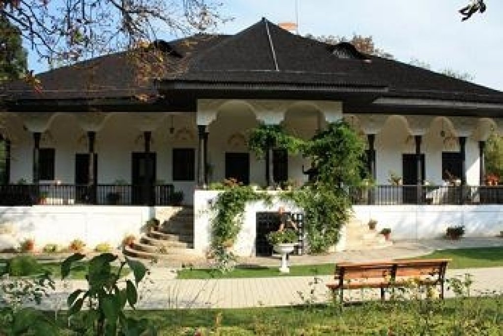 In vizita la Conacul Bellu de la Urlati, cu istoricul G. Filitti