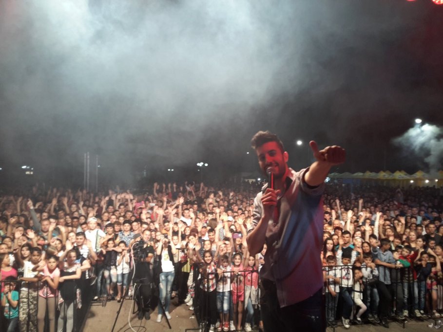 Alessio Paddeu - singurul finalist X Factor de alta nationalitate, a deschis Festivalul International de Muzica Usoara "George Grigoriu”!