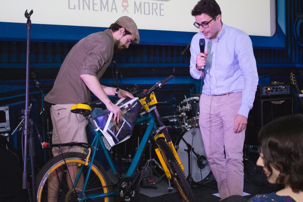 Veste buna pentru ciclisti: s-a lansat geanta de bicicleta rebicycle!