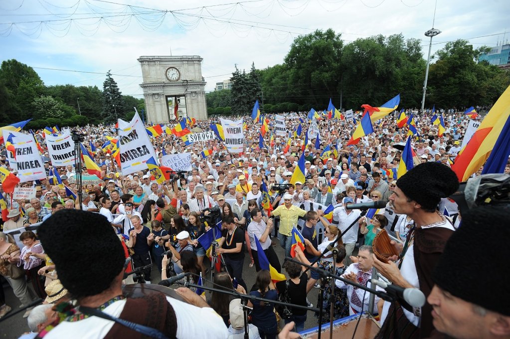 30 000 de oameni in strada la Chisinau