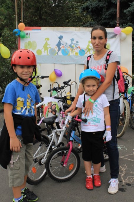 Peste 200 de participanti la prima parada Mamici pe Biciclete