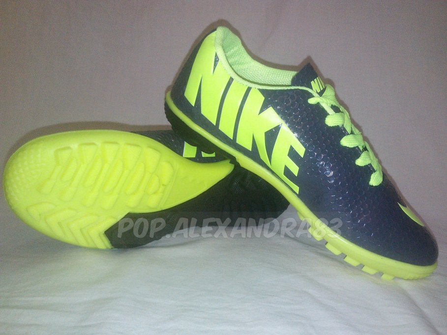 Vand Nike Mercurial noi, model Cristiano Ronaldo