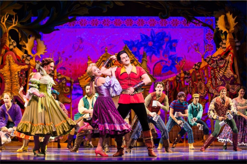 Disney Beauty and the Beast: costume și producție fabuloase la Romexpo București