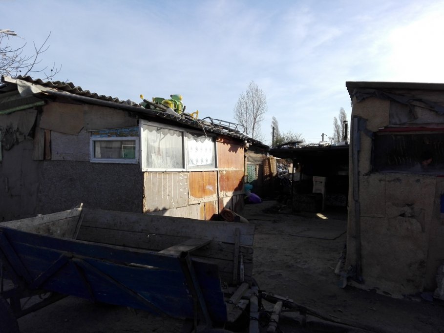 Tinerii de etnie romă scriu proiecte europene pentru incluziunea socială a romilor