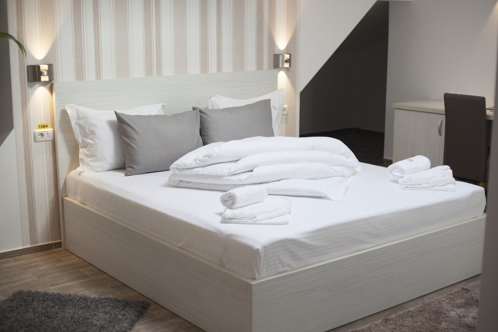Camere si apartamente in regim hotelier