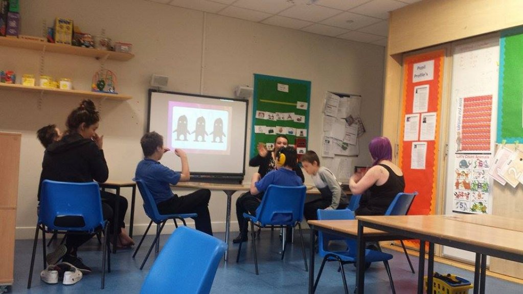 Program de schimb de experienţă româno-scoţian: Psihologii români învaţă de la britanici cum să-i ajute mai eficient pe copiii cu dizabilităţi