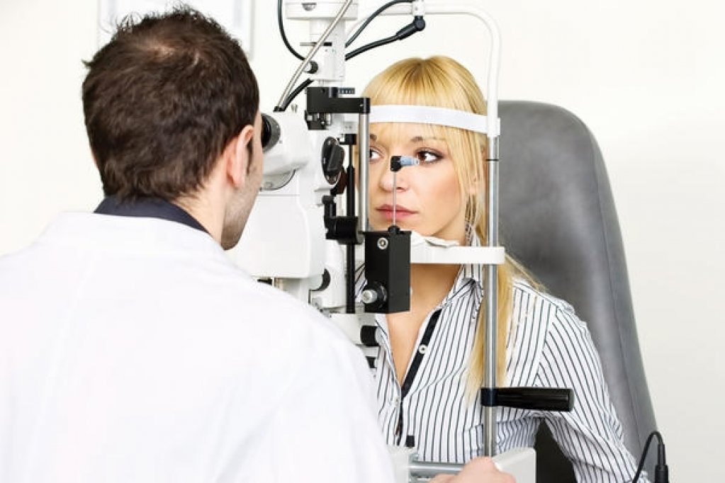 Angajam doctori oftalmologi din Bucuresti