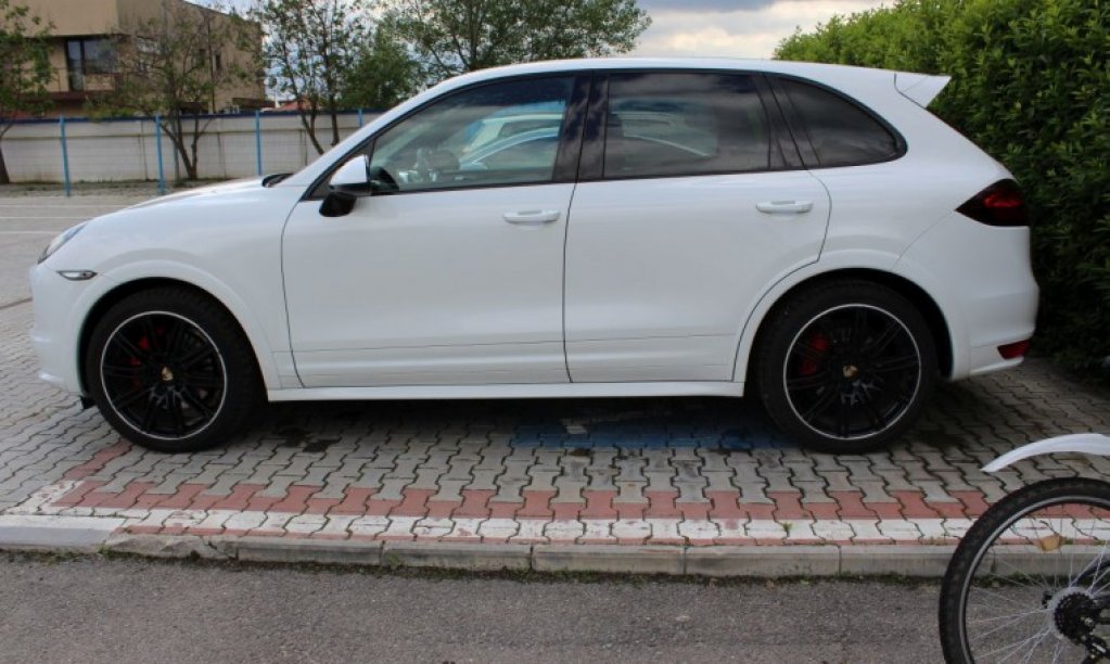 Rent a car pentru Bucuresti