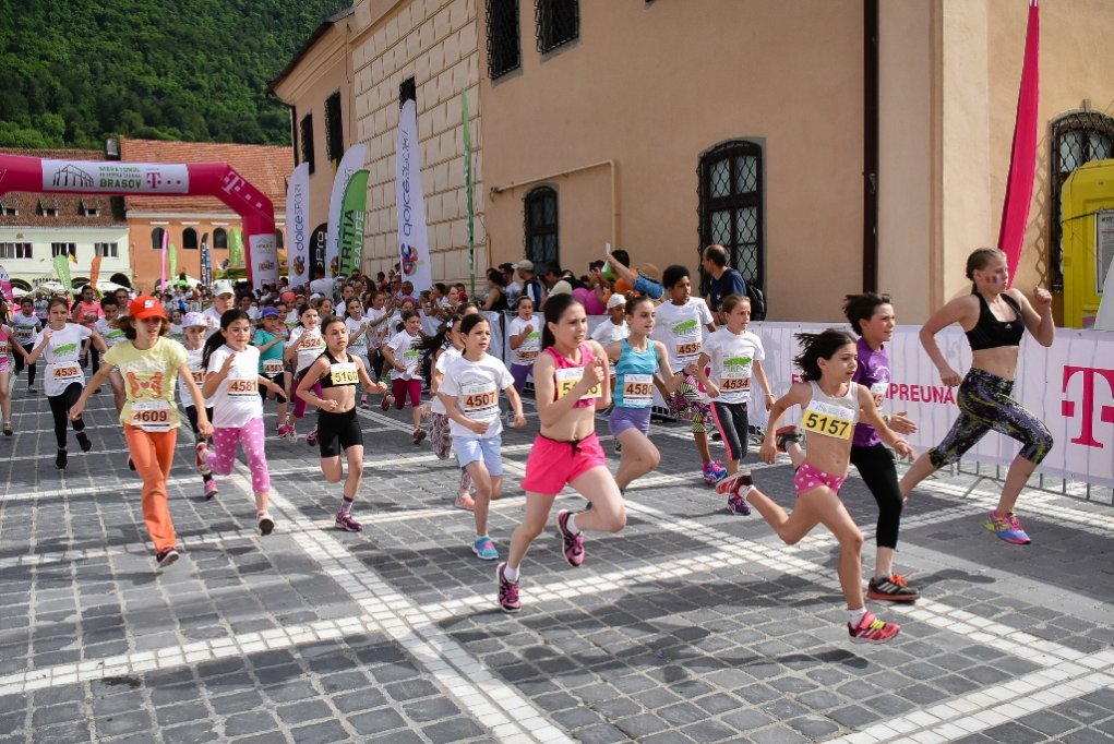 Municipiul Brasov, pe harta internationala a maratoanelor. Peste 1.800 de alergatori