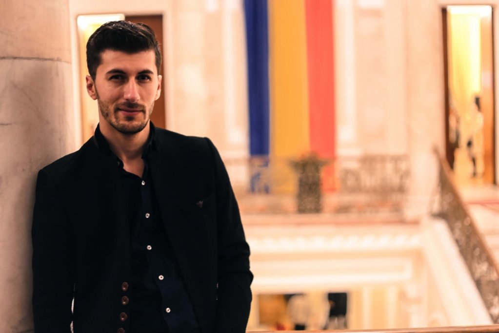 Tinerii de azi invata cum sa fie adultii de maine