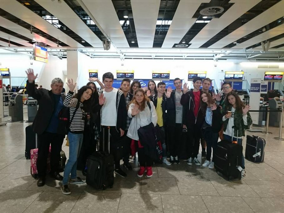 21 de liceeni români au studiat la Oxford în cadrul unui program în premieră