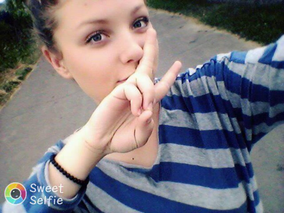 La 15 ani, duce o luptă crâncenă cu leucemia Cu un simplu SMS îi poţi salva viaţa Adrianei!