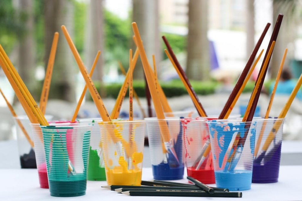 De la gând la culoare – Atelier de pictură și creativitate
