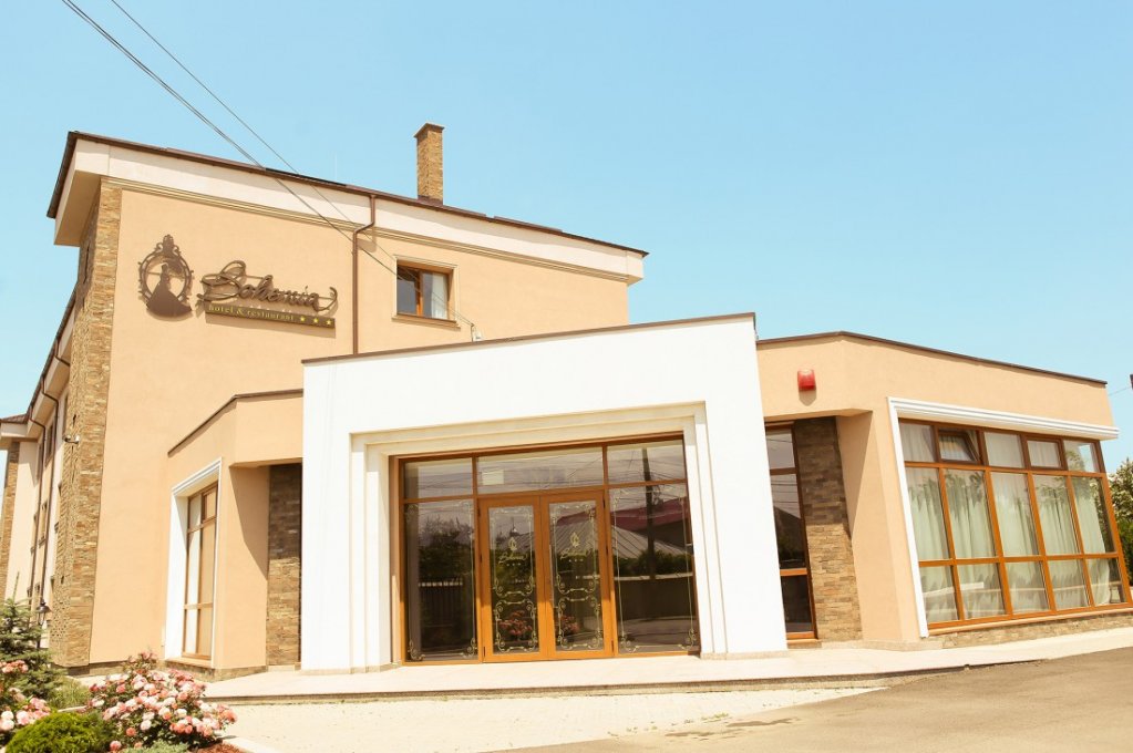 Petrece câteva zile de vacanță la Hotel Bohemia din Bacău