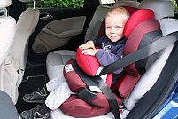 Descopera eficienta unui scaun auto pentru bebe