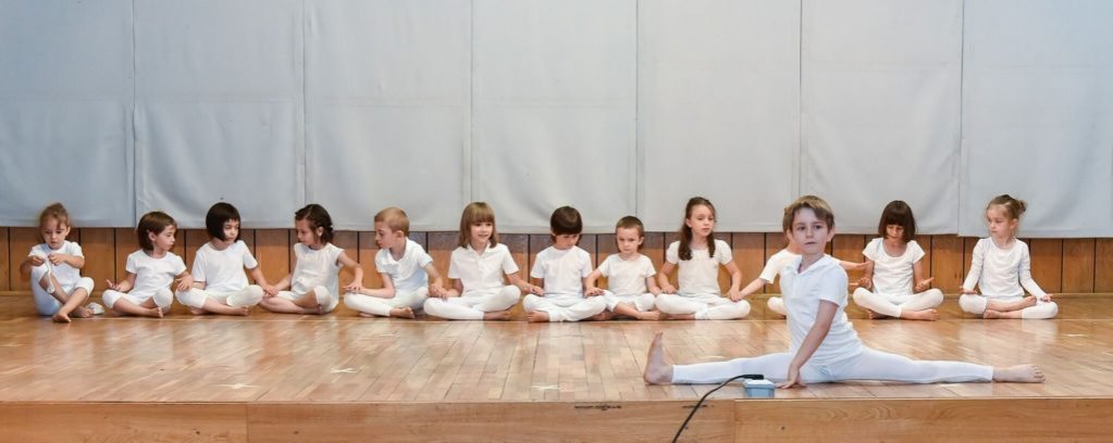 Gimnastica pentru copii