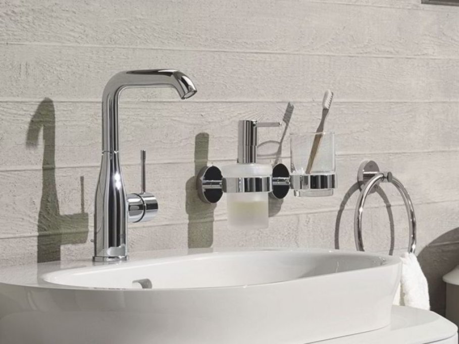 O baterie lavoar premium, una din dotarile moderne pentru orice baie de lux