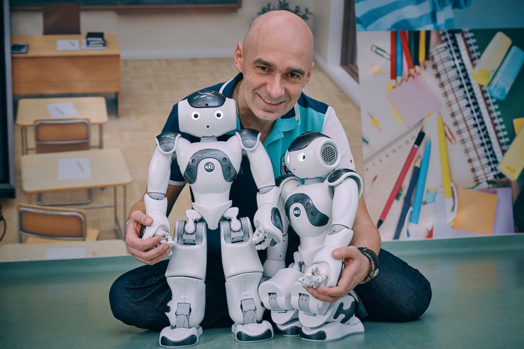 Robotul NAO - terapeut pentru copiii cu autism