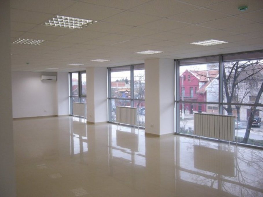 Spații comerciale bucureștene închiriate sau cumpărate?