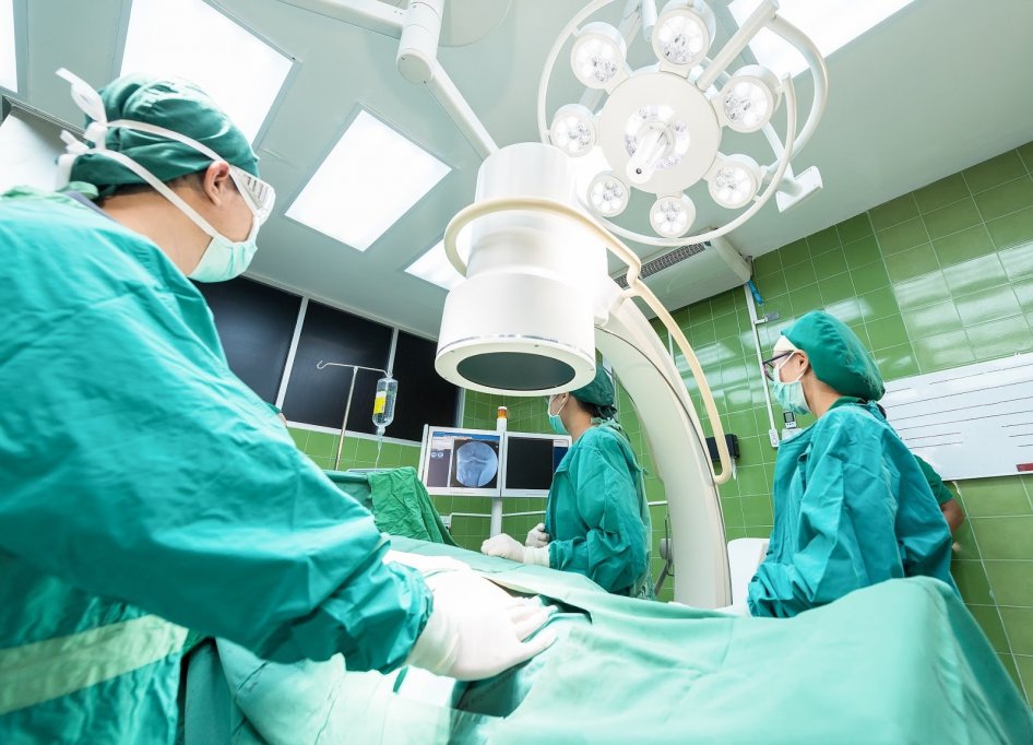 5 motive pentru a lucra ca medic în străinătate