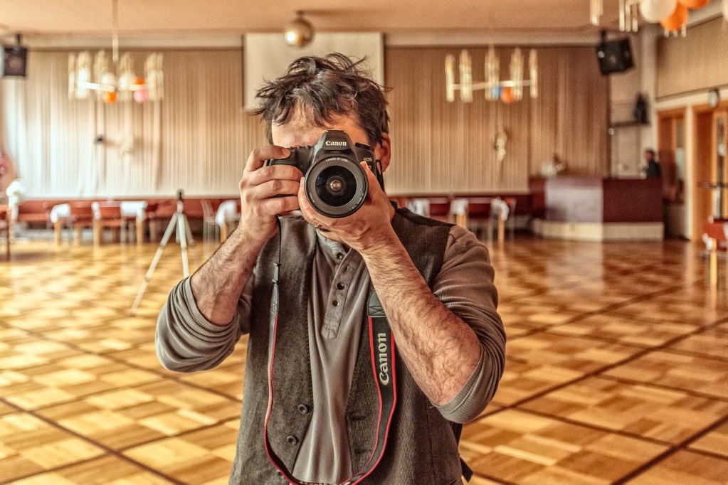 Cum alegi fotograful potrivit pentru evenimente speciale?