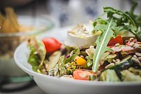 5 motive să mănânci, zilnic, salate