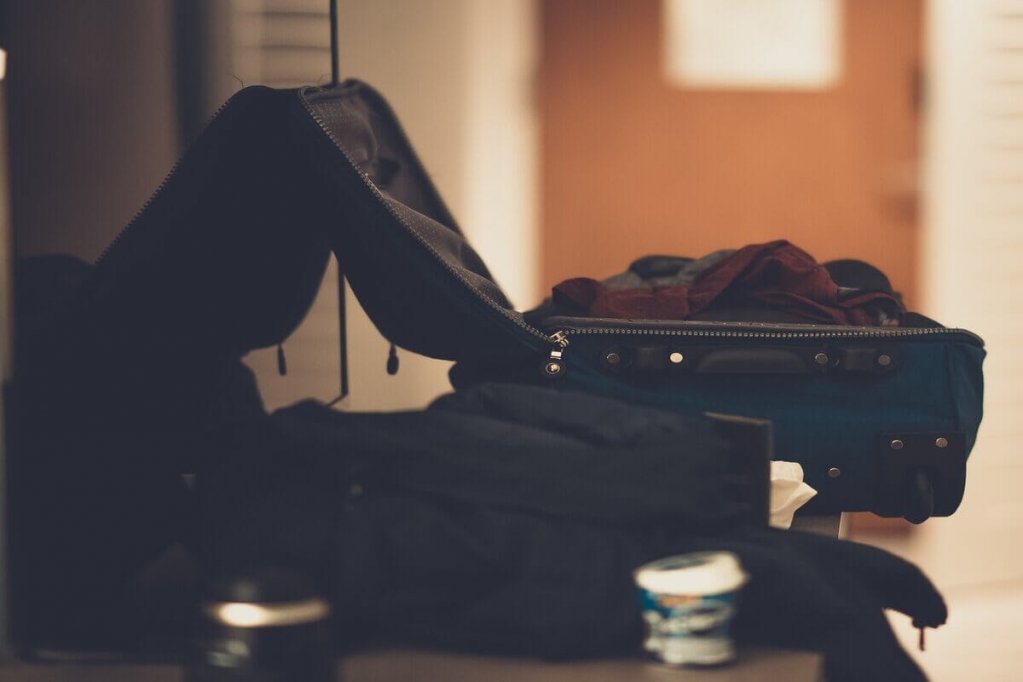 Te pregătești să pleci în vacanță? Iată TOP 4 lucruri pe care să le faci ca să lași casa în ordine!