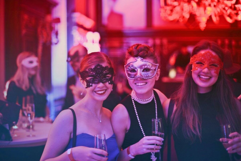 Vrei să ai parte de un banchet de neuitat? Iată TOP 4 aspecte de care să ții cont ca să ai o petrecere model indiferent de condiții!
