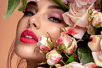 5 motive pentru care sa introduci cosmeticele pe baza de trandafiri in rutina ta zilnica