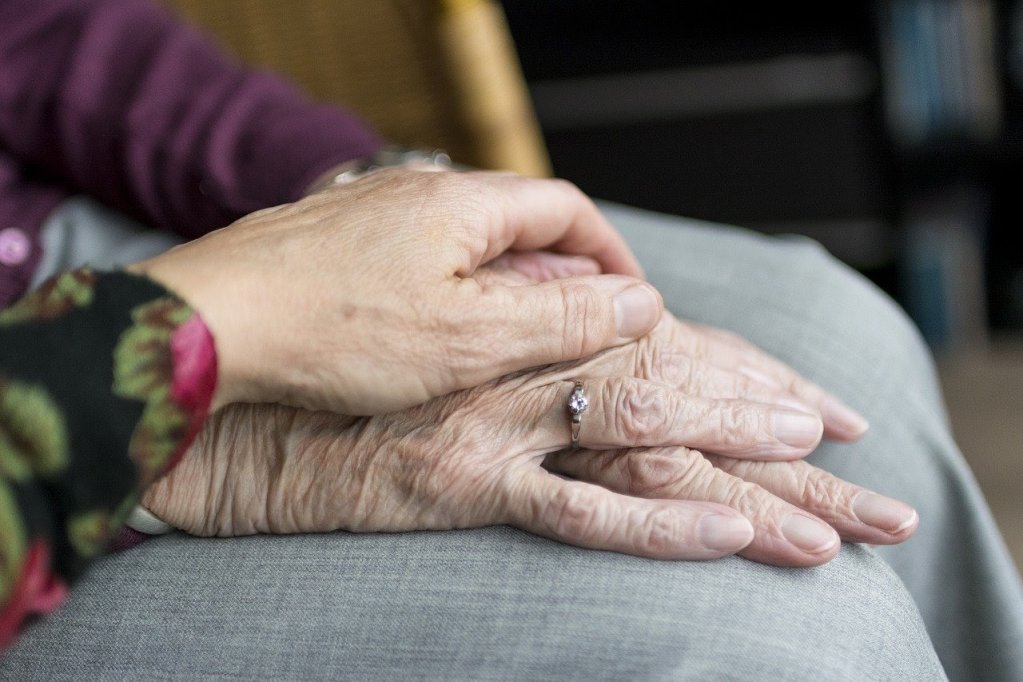 5 gesturi mici prin care poți să-i arăți mamei tale cât de mult o prețuiești