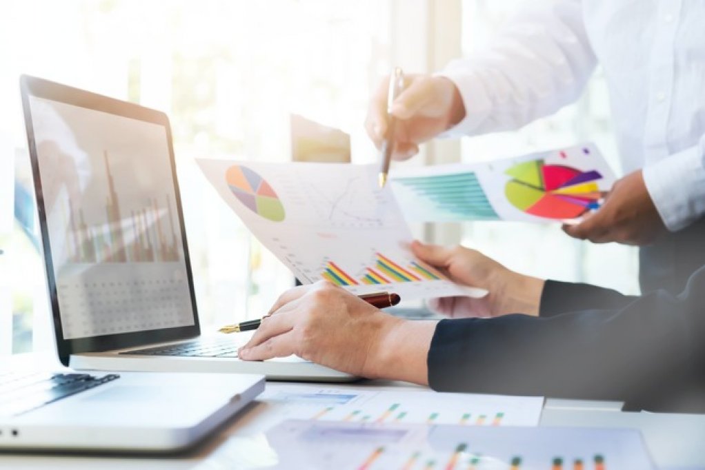 Analizează performanța echipei tale prin implementarea unui software evaluare angajati
