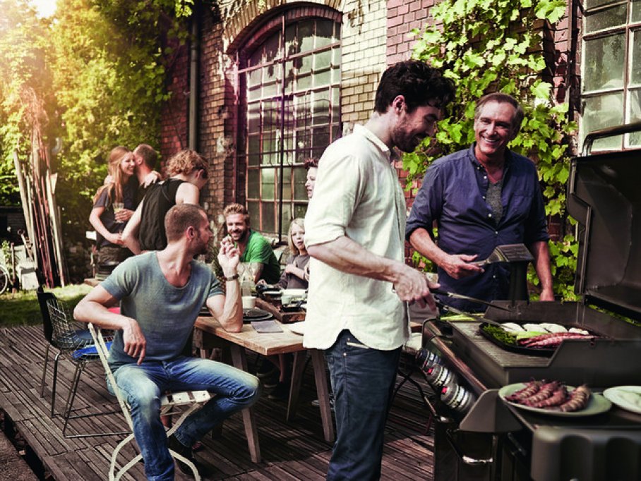 Trăiește experiența unui BBQ american autentic direct în curtea ta din București!