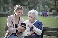 Activități recreative și sociale în căminele pentru vârstnici: Menținerea sănătății mintale și a bunăstării
