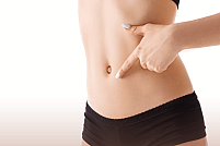 Obțineți un abdomen mai plat și mai tonifiat cu liposucția cu laser