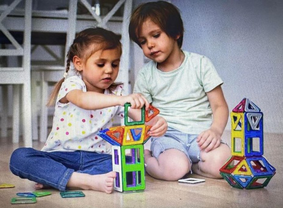 Top 5 jucării educative pentru dezvoltarea abilităților cognitive ale copiilor