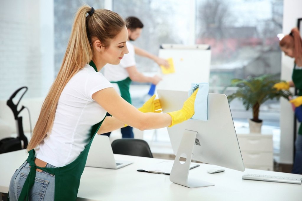 Cum are loc transferul bacteriilor între diverse medii și cum poate fi evitat?